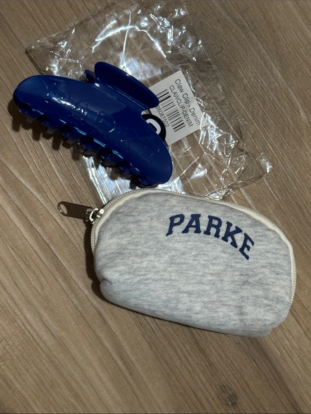 PARKE Claw Clip in Denim. NWT. - Picture 2 of 2